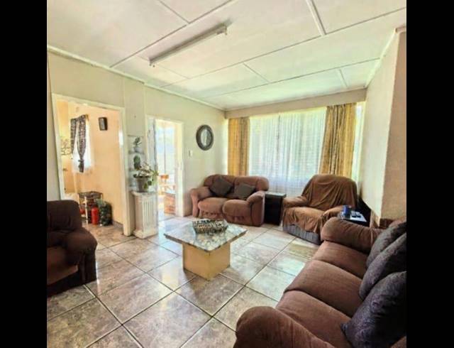 3 BEDROOM HOUSE FOR SALE IN SASOLBURG EXT 12
